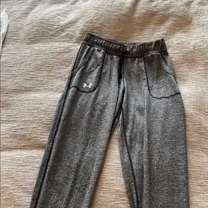 Underarmor sweatpant joggers